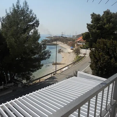 Nela * Jesenice (Split-Dalmatia)