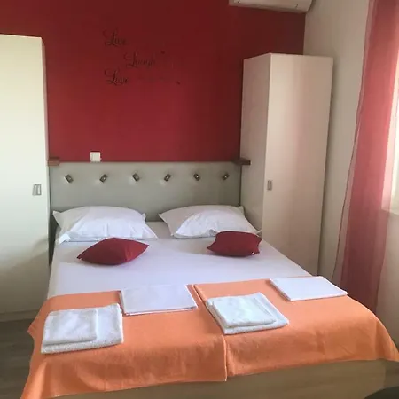 Nela Apartment *