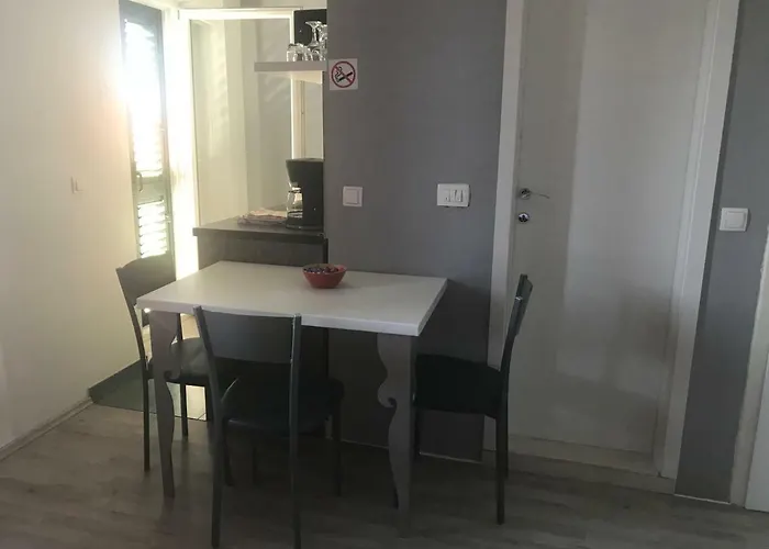 Nela Appartement *